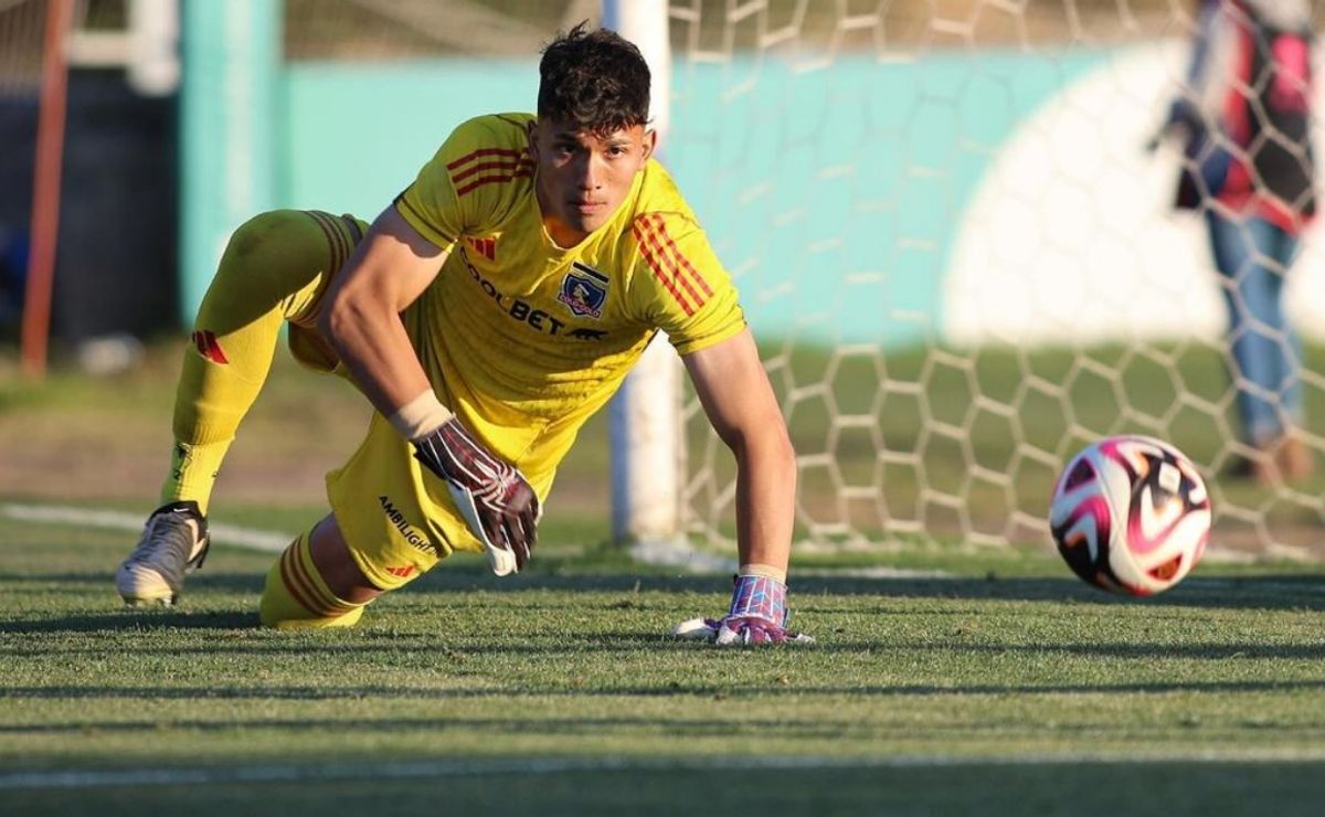 ¿Colo Colo se queda sin arqueros? Eduardo Villanueva aclara su futuro tras fin de contrato