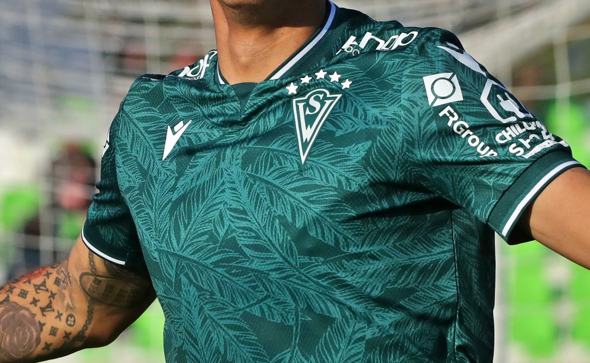 Vuelve el main sponsor: Santiago Wanderers presenta su nueva camiseta para el 2025