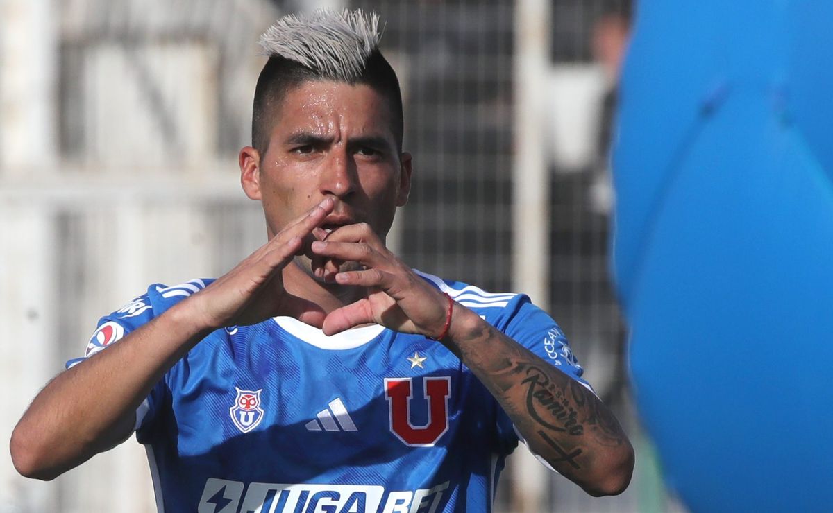 Leandro Fernández regaloneó a los hinchas de U de Chile para sus obsequios de Navidad