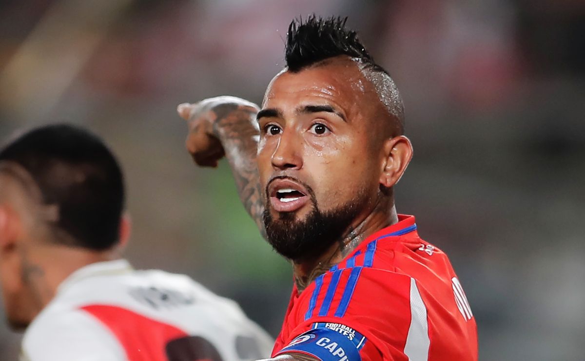 Un argentino y dos españoles: los votos de Arturo Vidal para el The Best