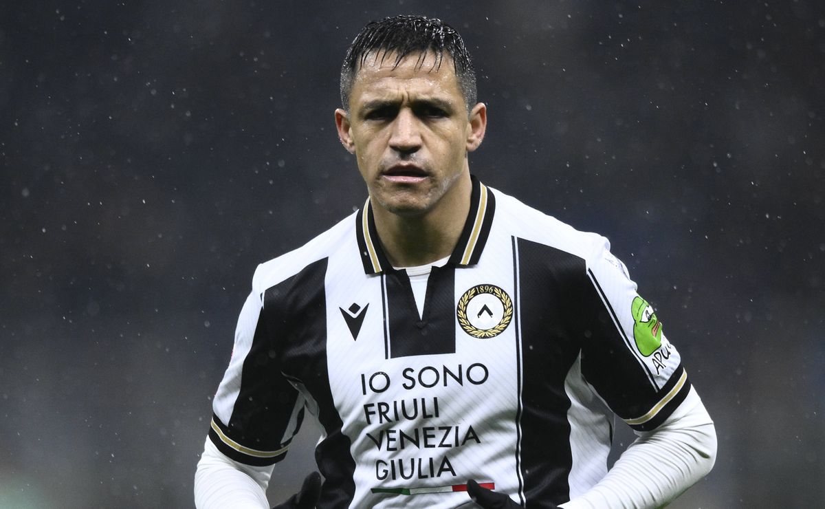 Prensa italiana chaquetea mal el regreso y debut de Alexis Sánchez en Udinese: 