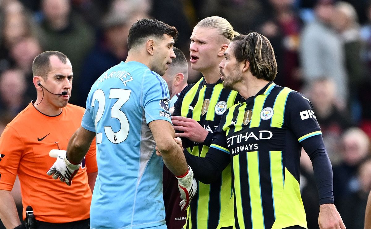 Pelea de cracks: Dibu Martínez vs Erling Haaland y Jack Grealish