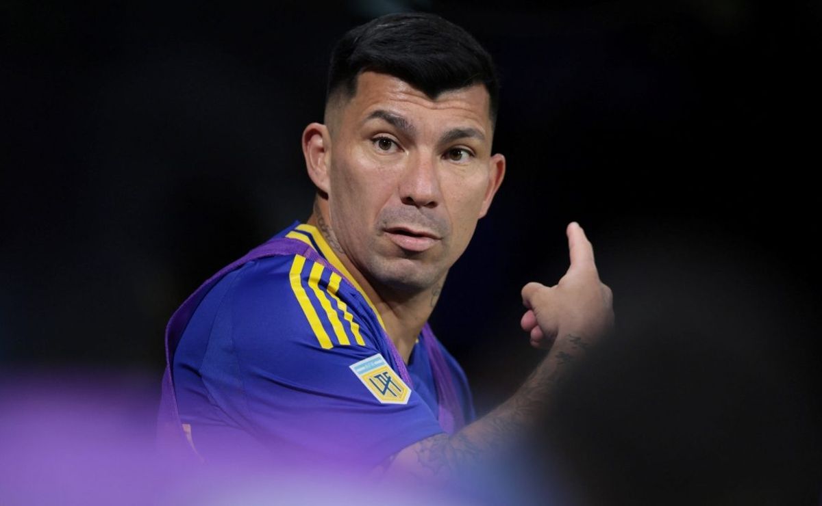 Los hinchas esperan: ¿Qué falta para la presentación de Gary Medel en U. Católica?