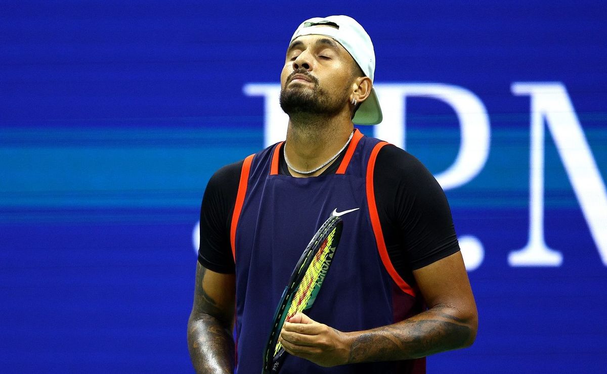 Nick Kyrgios en la cuerda floja tras problema de salud que está a nada de sacarlo del Australian Open