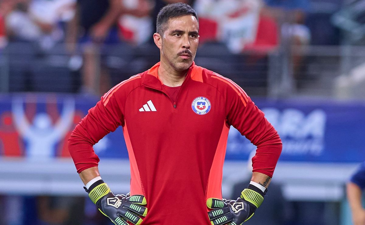 Claudio Bravo expresa su dolor tras millonario robo en su hogar