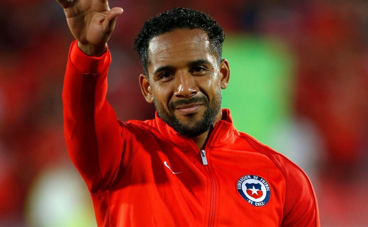 Beausejour se reinventa tras su retiro: El nuevo deporte que juega con excompañeros de la Roja