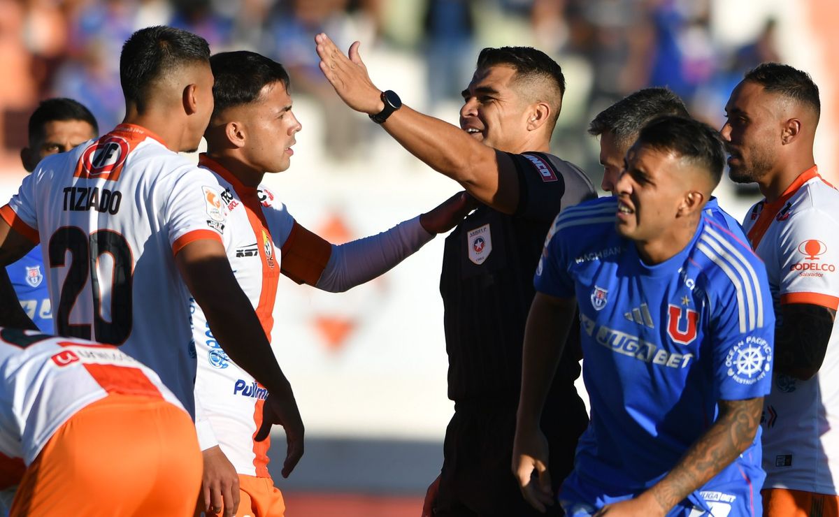 Así fue el VAR en el polémico penal de U de Chile vs Cobresal: “¿Están seguros?”