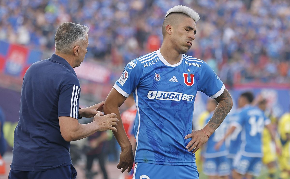 La carita de Leandro Fernández en la banca de U de Chile: suplente después de mucho, mucho tiempo