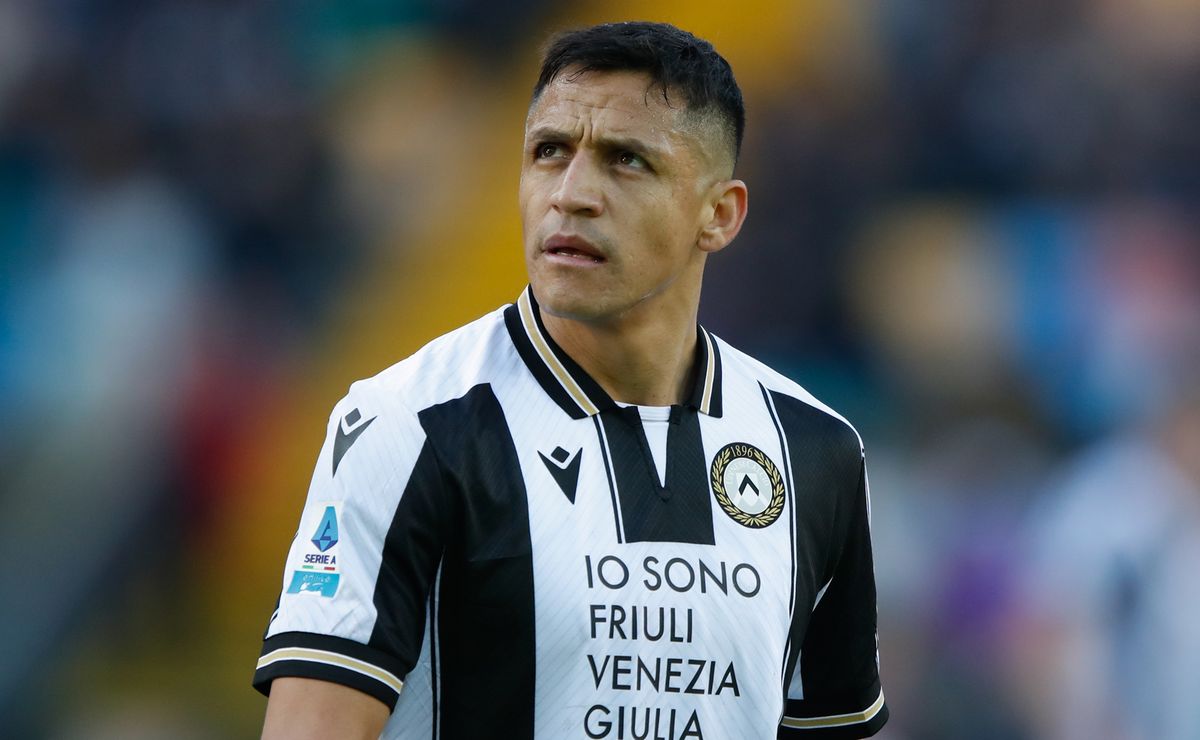 Medio partidista de Udinese destroza a Alexis Sánchez justo antes de integrarse a la selección chilena