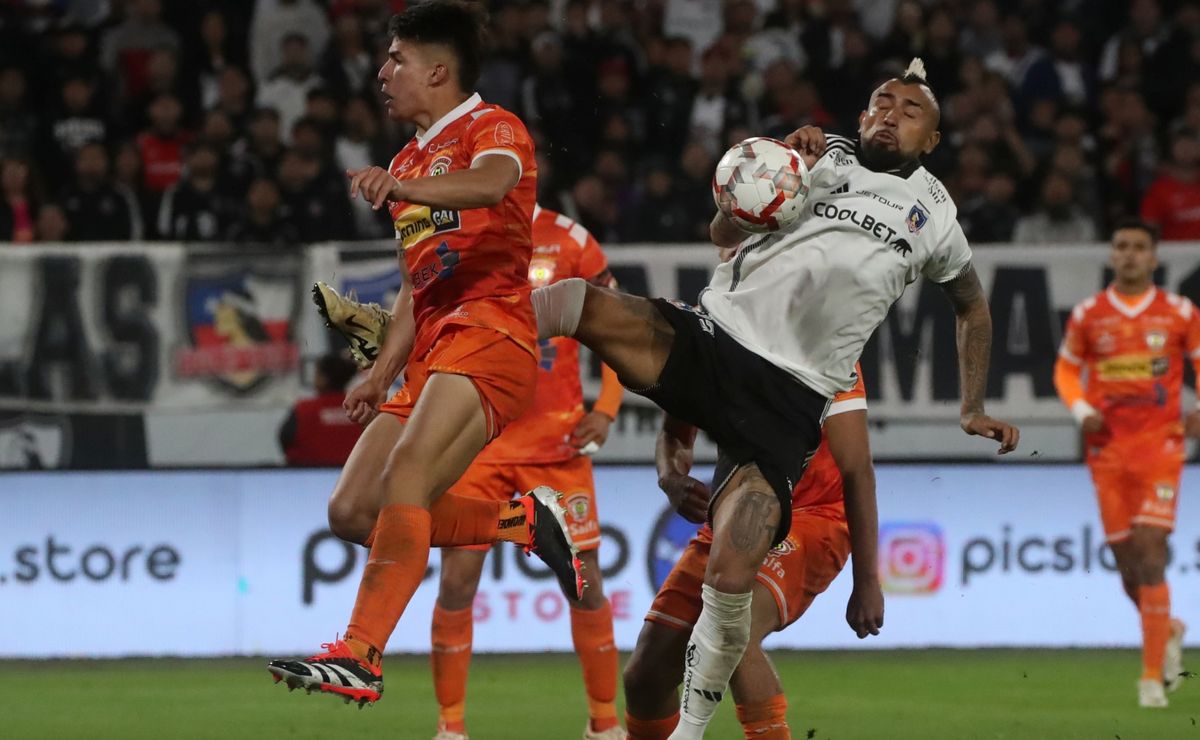 Cobreloa amenaza a Colo Colo por millonaria deuda: “Podemos ir a la FIFA”