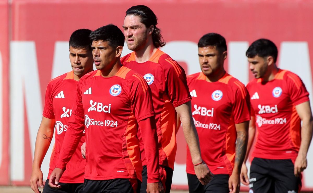 El video que saca risas en las redes: filtran desafortunado ejercicio de la selección chilena