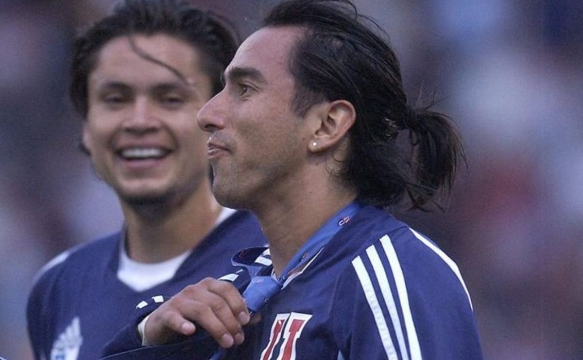 Elegancia: Tuvo la mejor celebración de goles en U de Chile y vuelve a una banca en el fútbol chileno