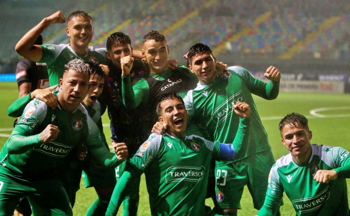 Hizo un golazo, marcha líder en el torneo y es la gran sorpresa en la Roja: “Este llamado llega en mi…”