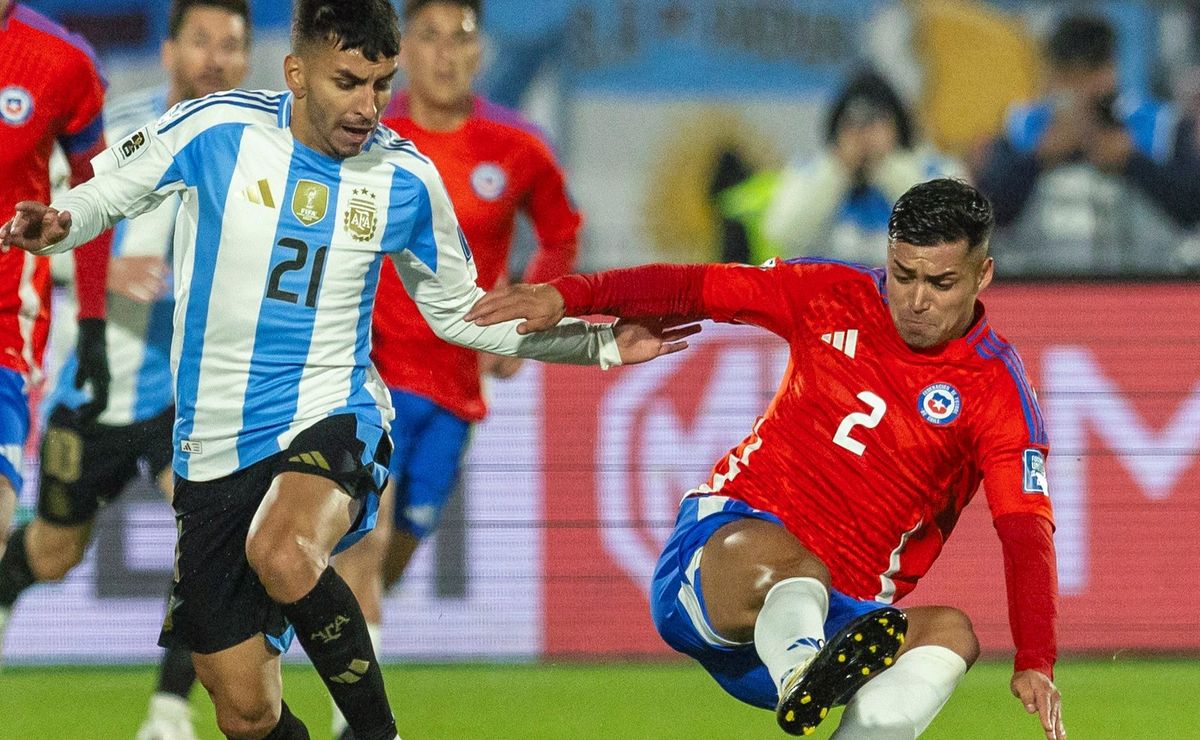 Gustavo Álvarez evalúa el trabajo de Fabián Hormazábal en la selección chilena