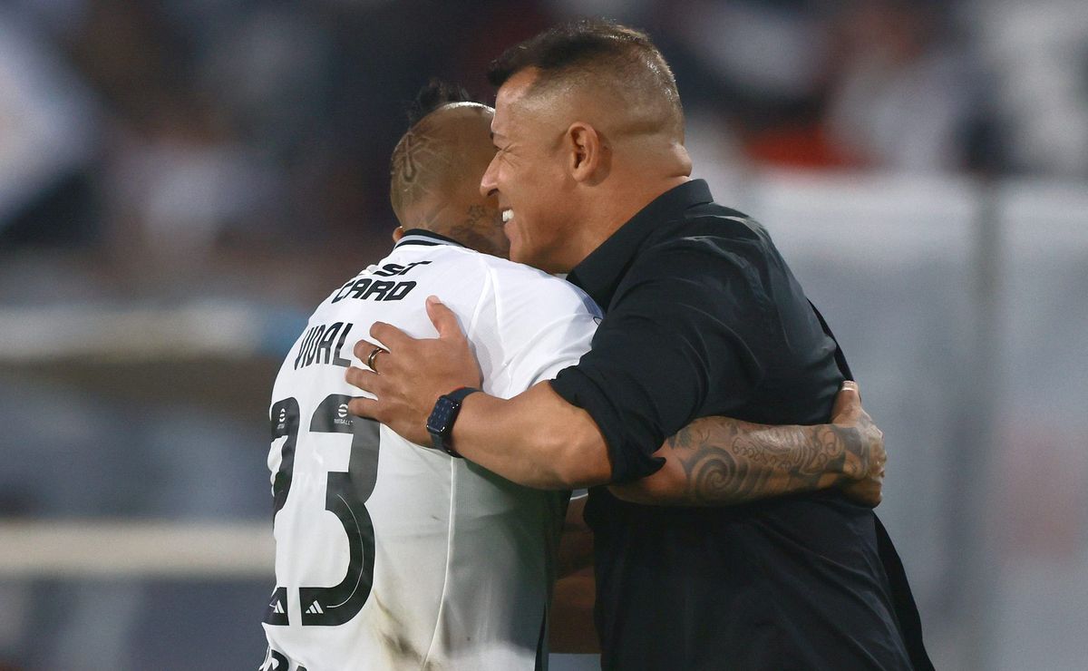 “Quiere dejar la cag…”: El rol clave que ha jugado Jorge Almirón en la salida de Arturo Vidal al Pachuca