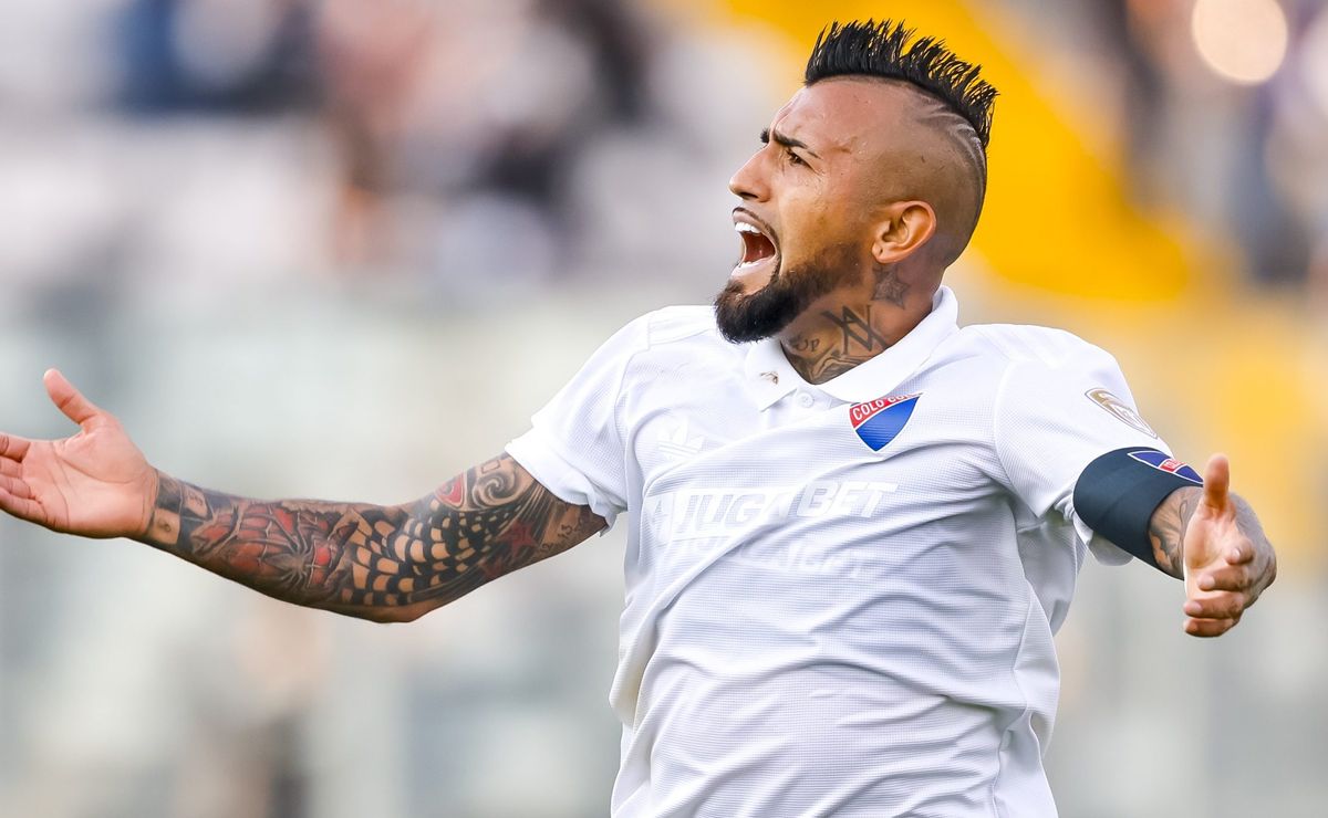 Colo Colo recibió nuevas ofertas por Arturo Vidal: Esto respondió Blanco y Negro