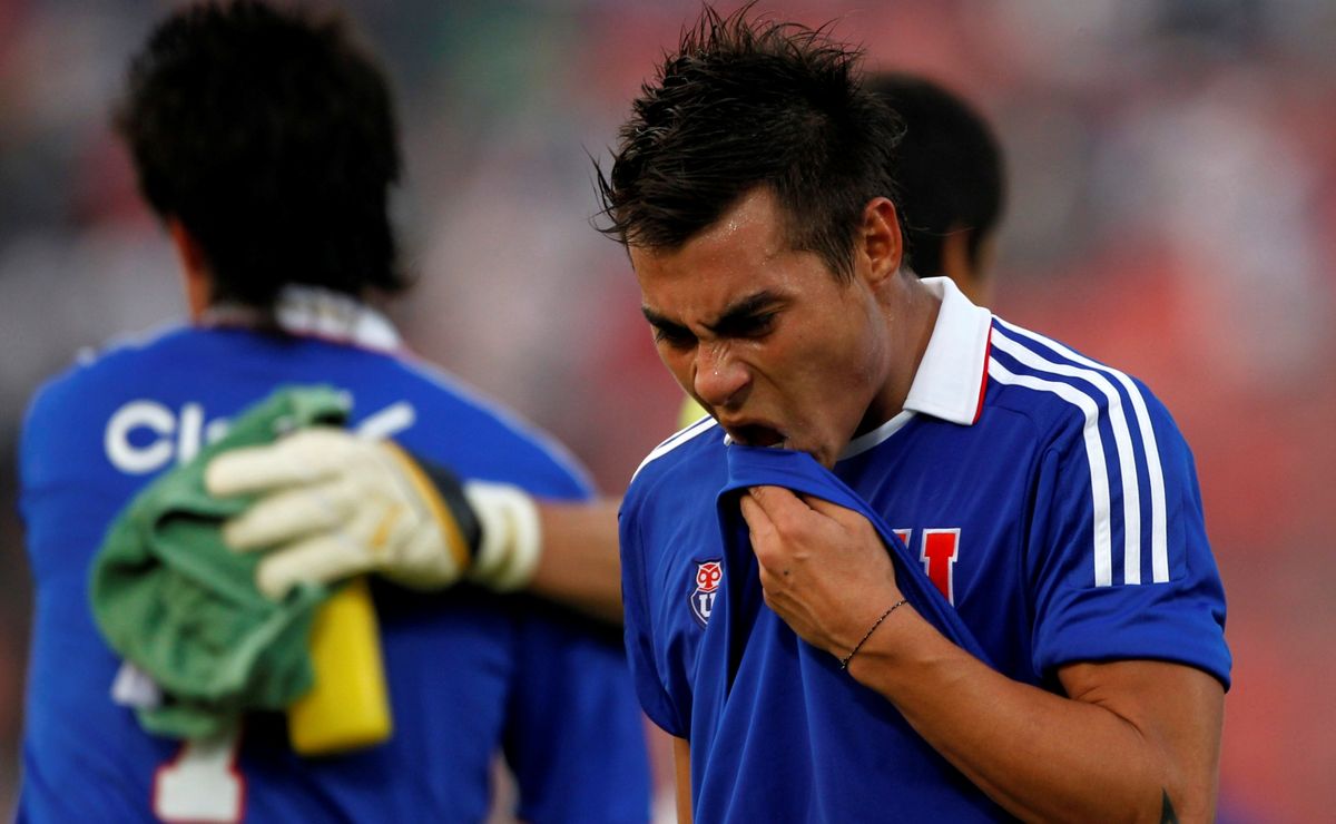 La gran condición que pide U de Chile para sentarse a conversar con Eduardo Vargas