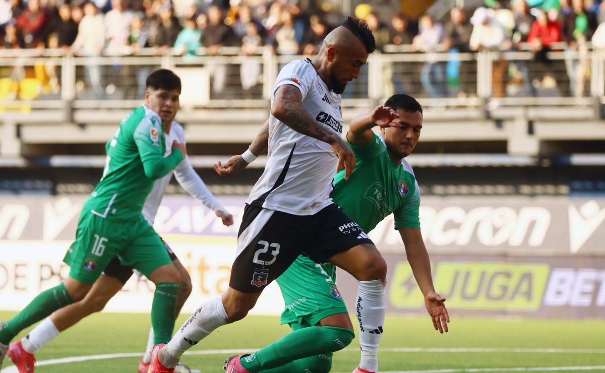Tabla Liga de Primera: Colo Colo queda obligado a ganar los clásicos pendientes tras porrazo ante el líder Audax