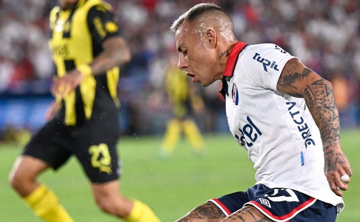 Los dos equipos que salen al camino de U de Chile por el refuerzo de Eduardo Vargas
