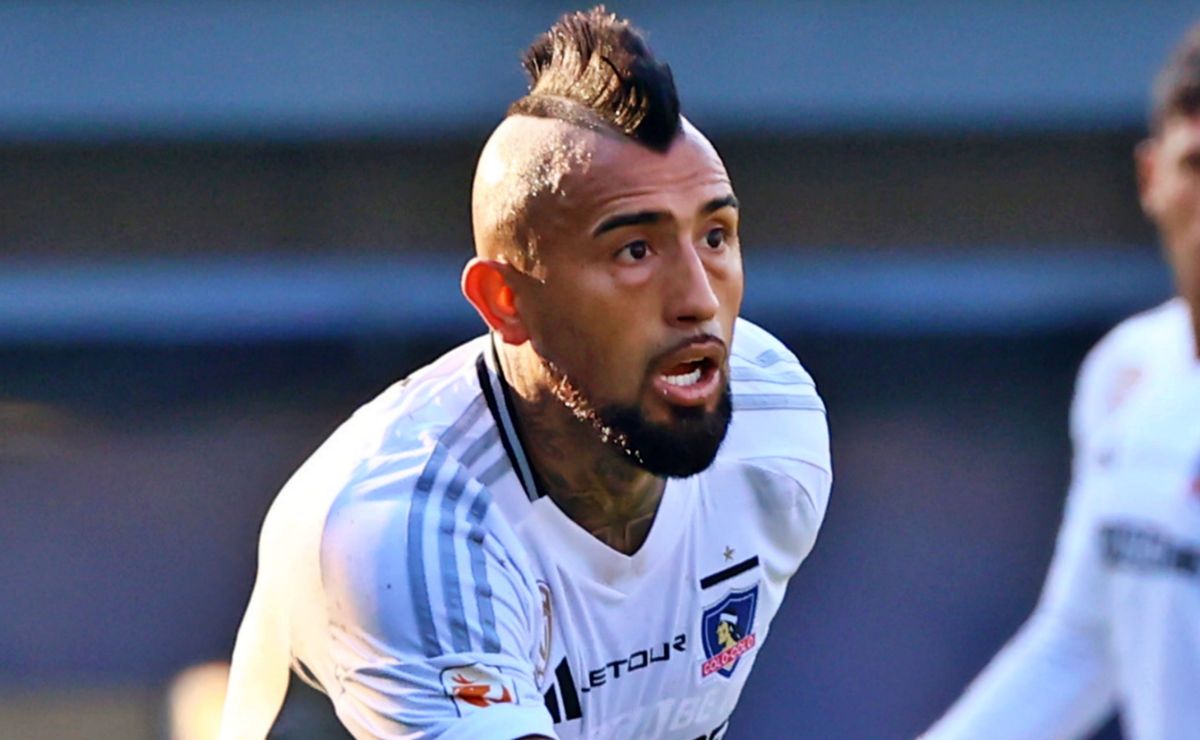 ¿Pituto? Socio de Arturo Vidal en su canal de YouTube llega a trabajar a Colo Colo