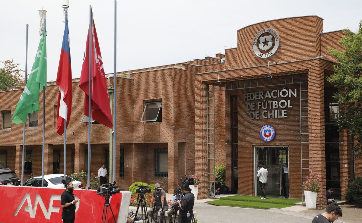 La FIFA amenaza a todo el fútbol chileno por intromisión estatal: puede traer graves consecuencias