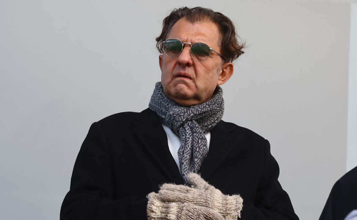 Nuevo escándalo dirigencial remece a Colo Colo previo al Superclásico: investigan adulteración en contrato de Mosa