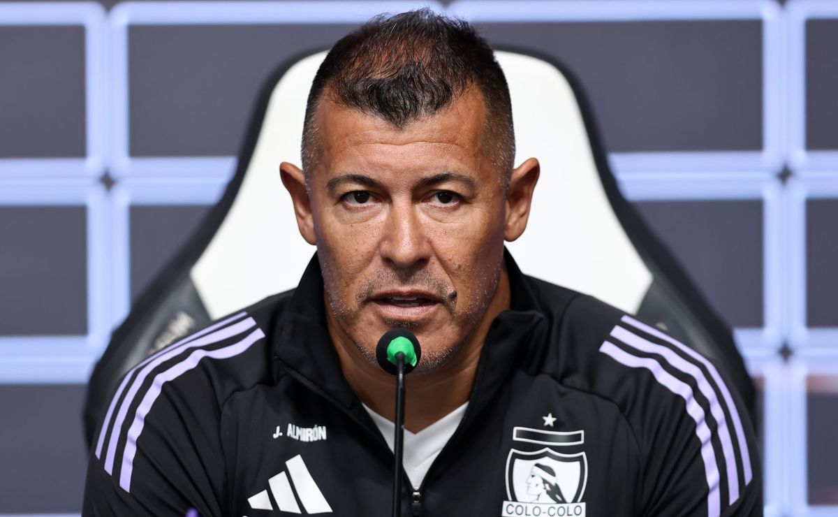 Jorge Almirón se refiere a la lista de cortados en Colo Colo: “Hay que elegir…”