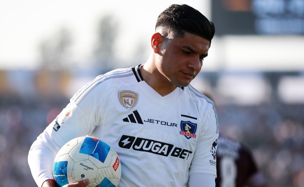 Claudio Aquino se suma a las críticas de Colo Colo al arbitraje: “Son soberbios, no te responden ni…”