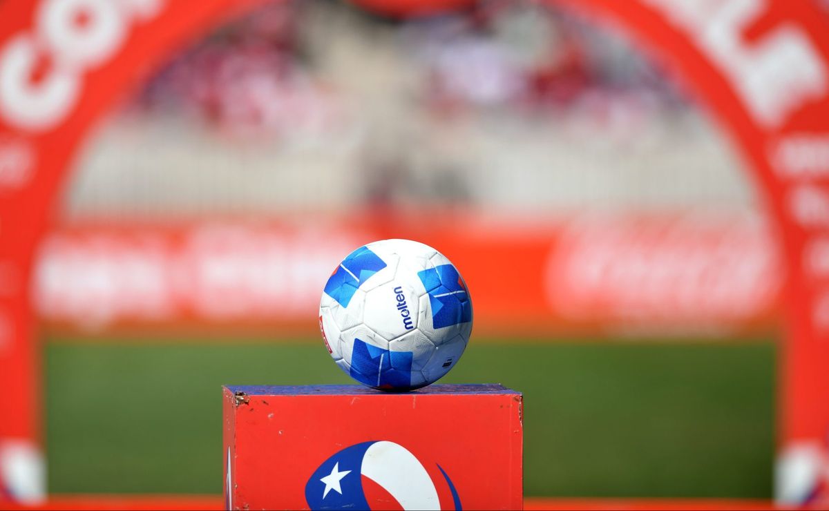 Uno desde Boca y otro ex Serie A de Italia: club del fútbol chileno da el batacazo en cierre del libro de pases