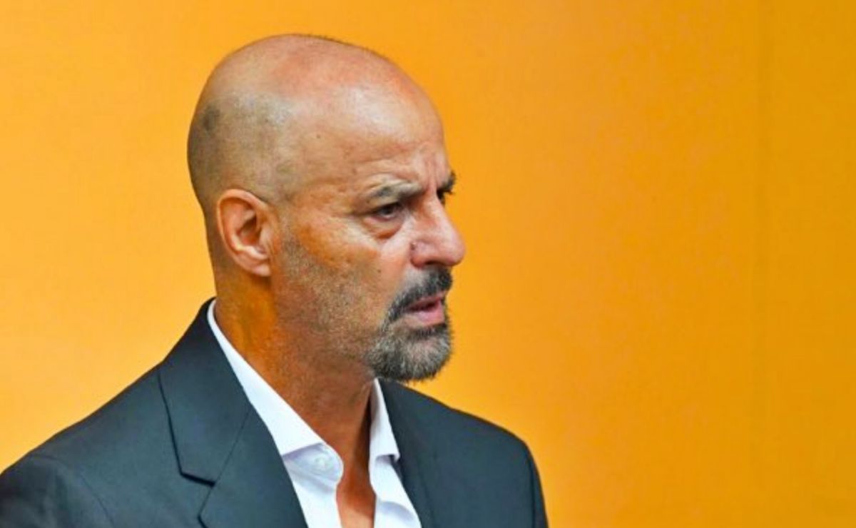 Fantasma Figueroa despedaza a los ex jugadores comentaristas: “Siguen proponiendo para Chile a…”