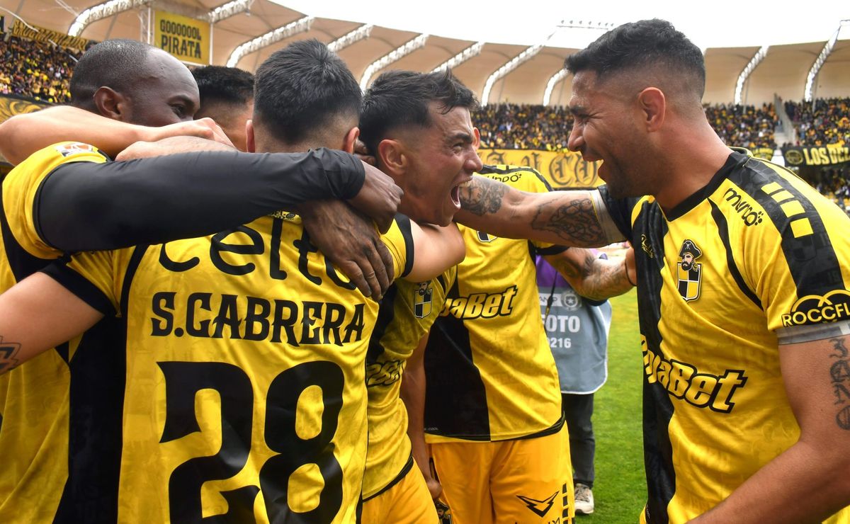 Coquimbo Unido vence a Colo Colo y sigue en solitario rumbo al título de la Liga de Primera