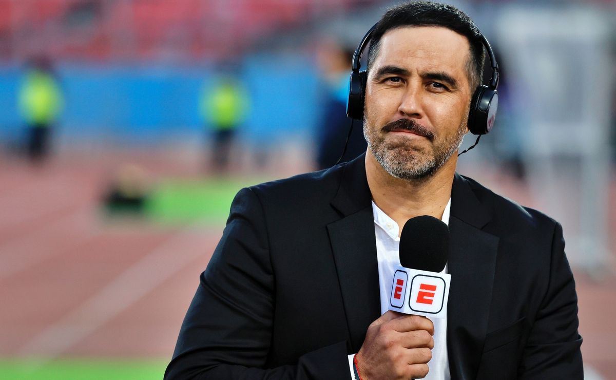 “Necesitamos jugadores que…”: Claudio Bravo se descarga por presente del fútbol chileno