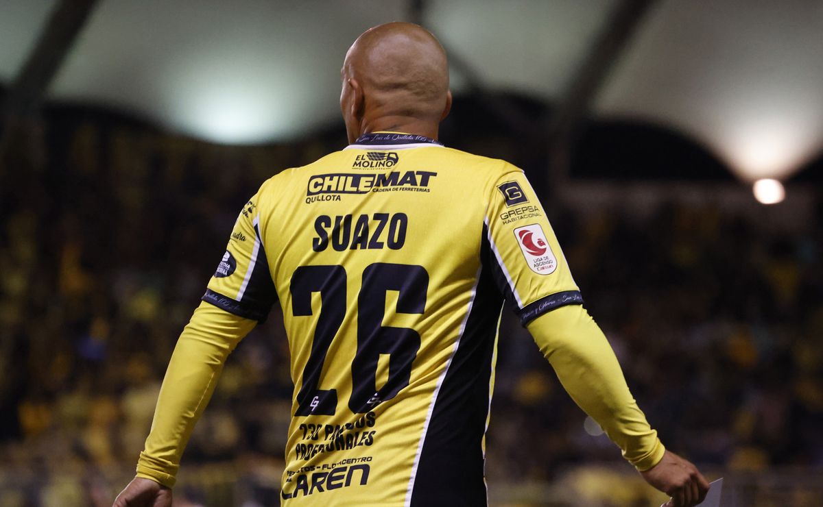 Emotivo y doloroso retiro: Humberto Chupete Suazo jugó su último partido y se marcha de vuelta al Planeta Gol