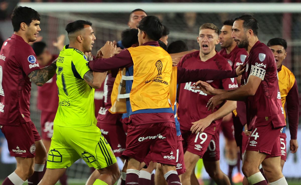 Sopa de Chuncho: Lanús en modo termo con picante burla a U de Chile tras eliminarla en Copa Sudamericana