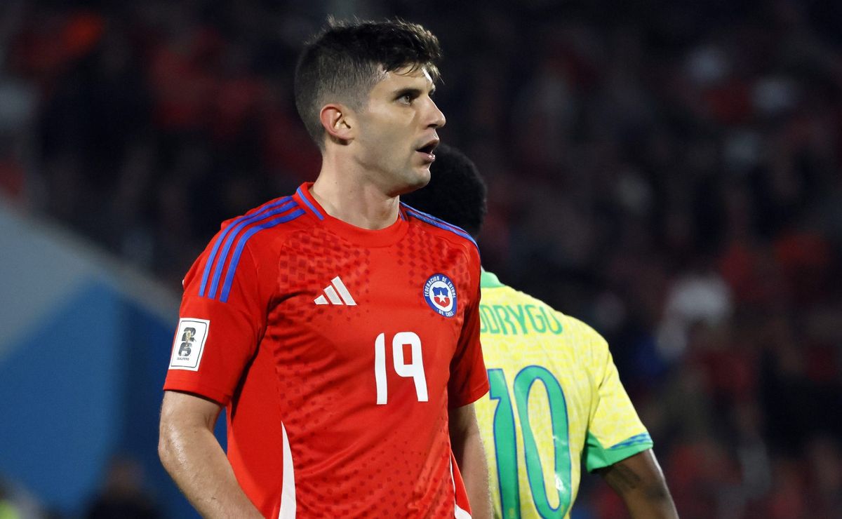 ¿Vuelve a Chile? Revelan que histórico club va por el fichaje de Benjamín Kuscevic