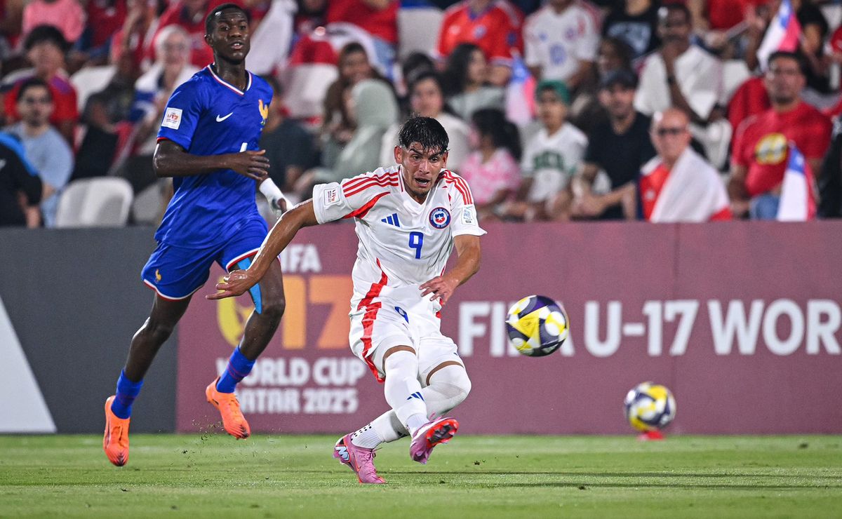 L’Equipe destaca a La Roja sub17 pese a la derrota contra Francia y elogia a “incisivo” delantero de Colo Colo