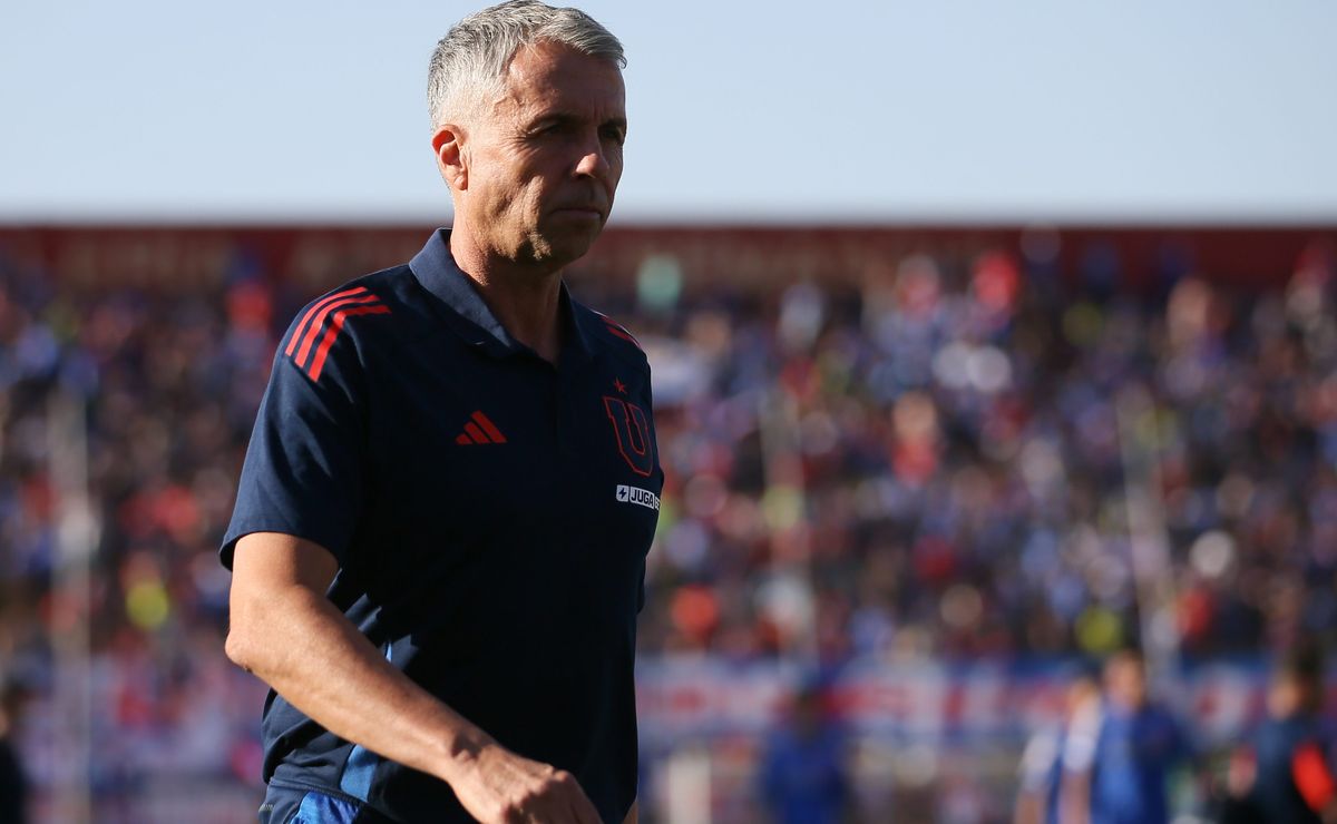 Leandro Fernández le peina el mohicano a Gustavo Álvarez en U de Chile: “Ha dejado su marca”