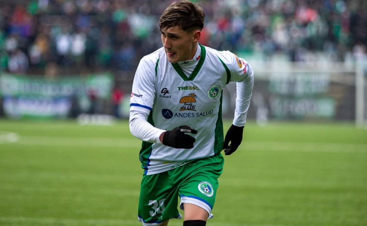 Debutó con 17 años, fue campeón en Segunda y ahora sueña con oportunidad en la U: “Es el club de mis amores”