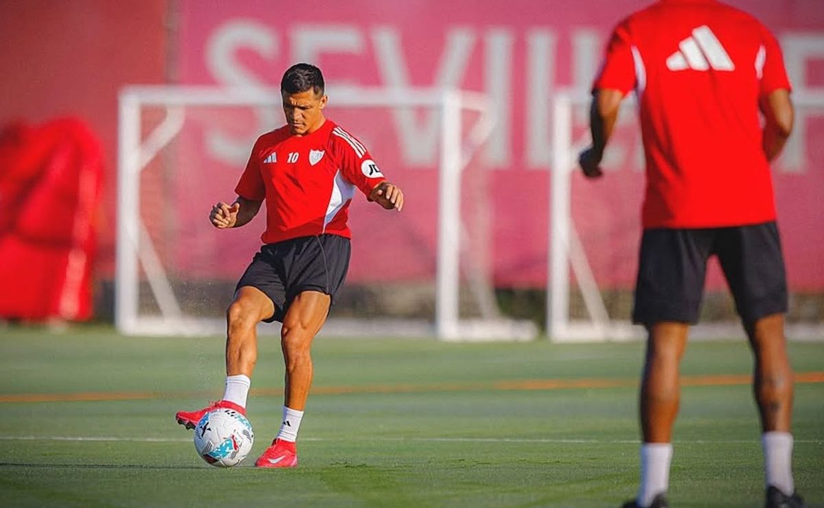 Con doble turno: Alexis Sánchez entrega positiva noticia al Sevilla y sueña con retorno para el clásico