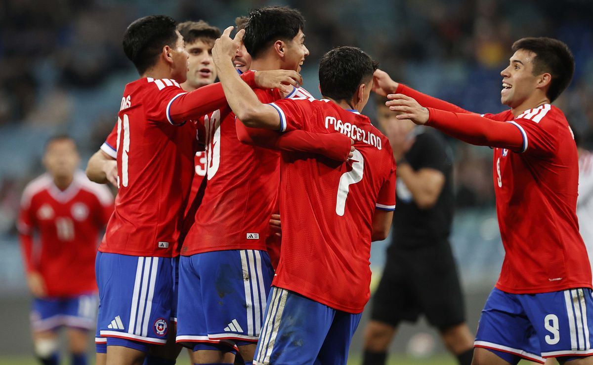 Lucas Assadi manda mensaje a Darío Osorio tras brillar en la Roja: en la U no lo olvidan