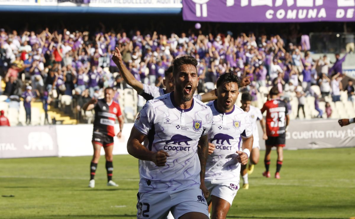 El lamento de Joaquín Larrivey tras su doblete por Concepción: “Tendríamos que haber hecho…”