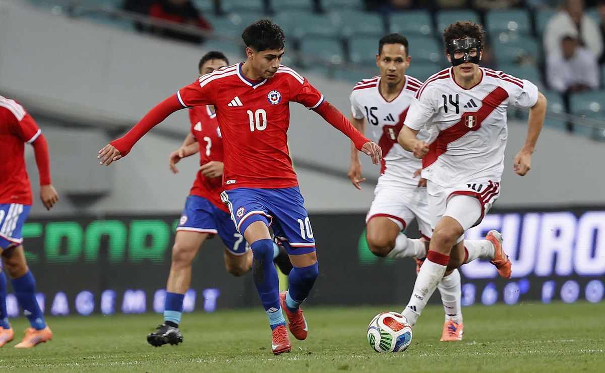 “Jugador estrella”: Los elogios para Darío Osorio tras golazo por la selección chilena