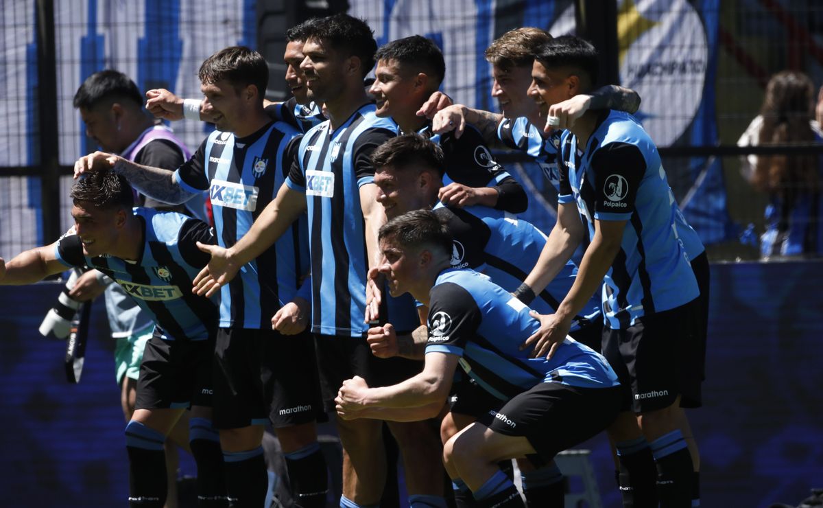 Le salió competencia a Colo Colo y la U: Los clubes interesados en goleador de Huachipato