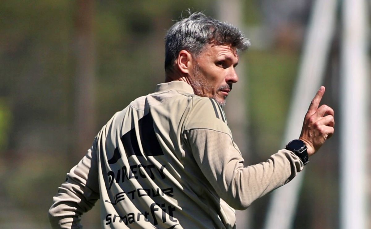 Fernando Ortiz toma crucial decisión en Colo Colo con los seleccionados que llegan de Rusia