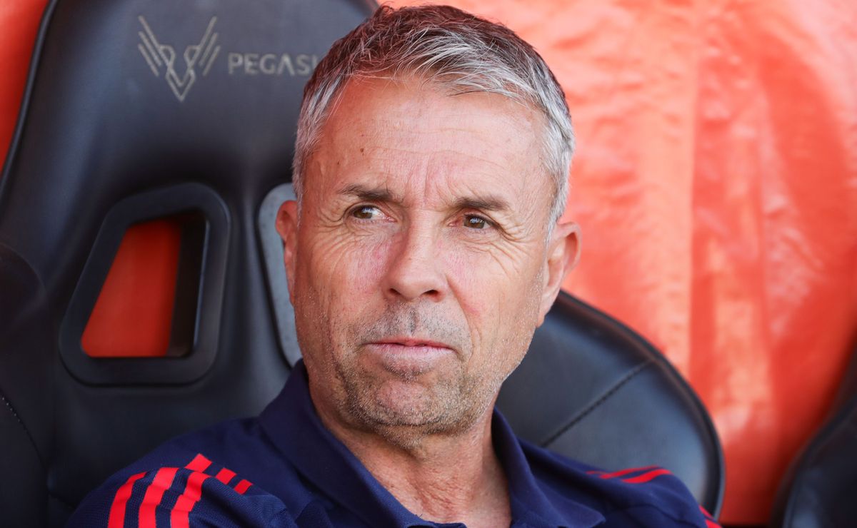 La presión de Gustavo Álvarez para continuar en U de Chile: ¿De dónde lo vienen a buscar?