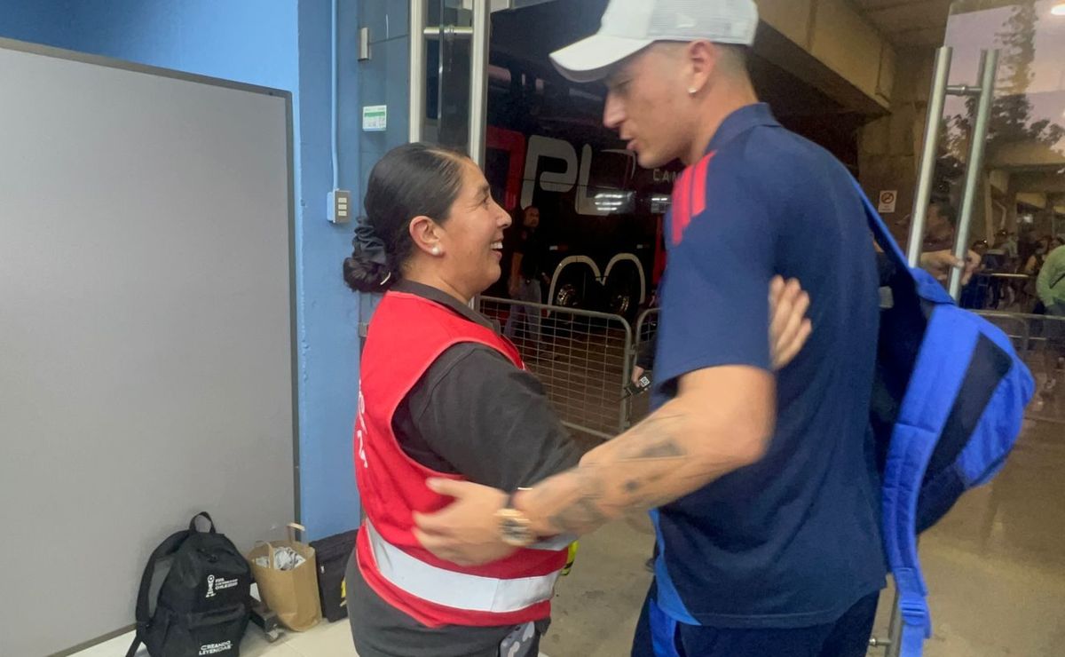 Matías Sepúlveda tuvo un emocionante gesto con una guardia en su visita con U de Chile a Rancagua