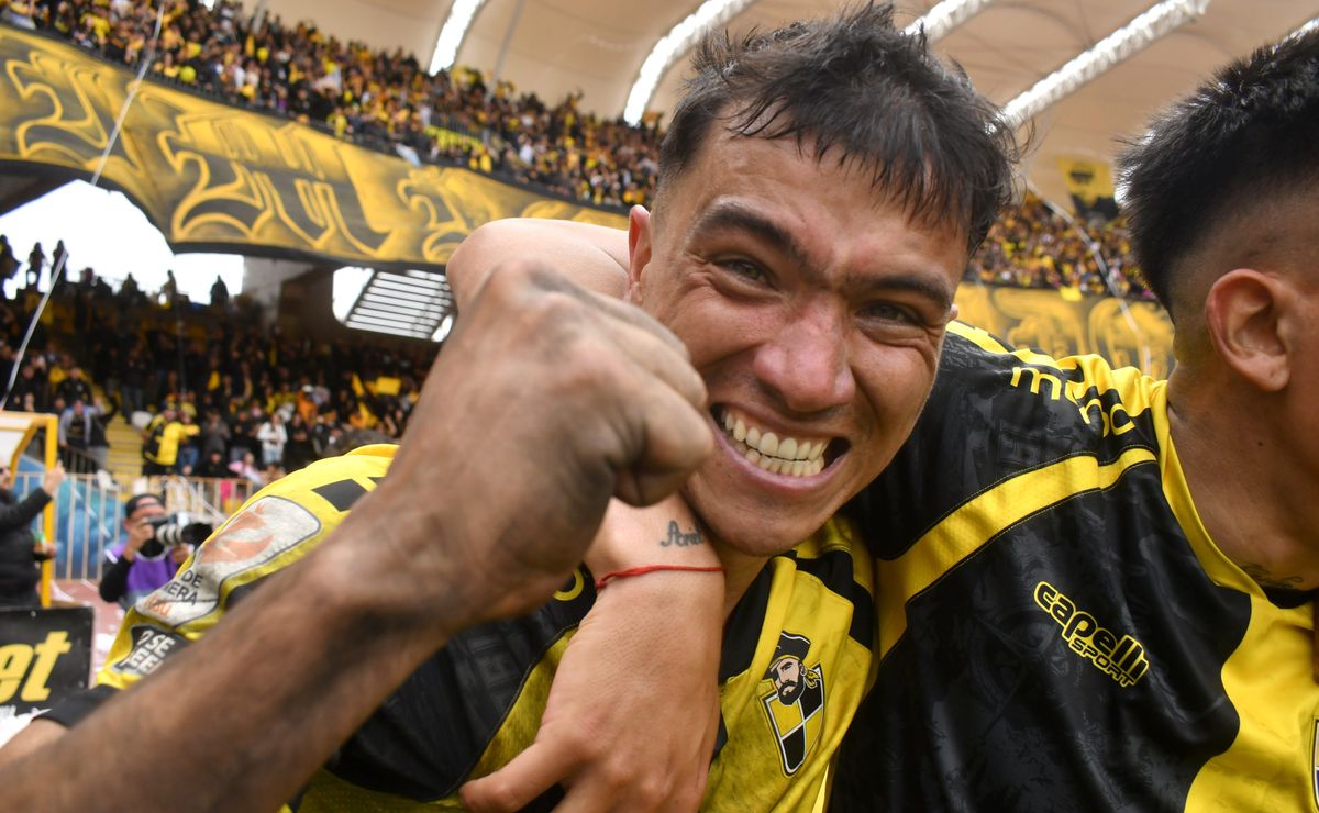 ¡Atento U, Colo Colo y UC! La competitiva liga que tiene en la mira a Bruno Cabrera para el 2026