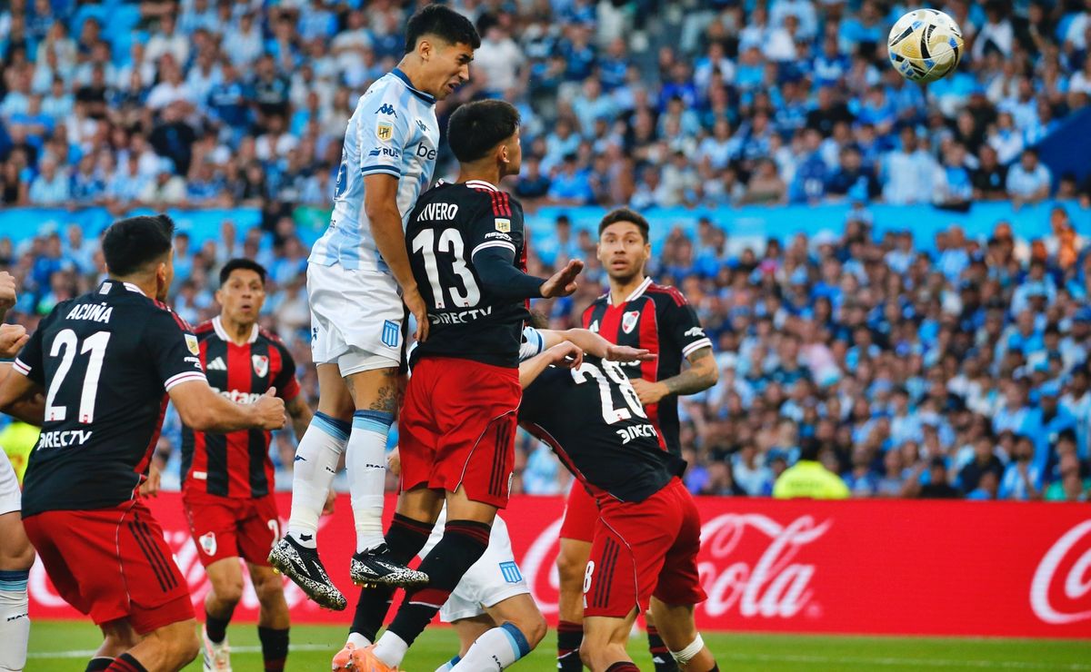 ¡Partidazo! En la agonía Racing de Gabriel Arias eliminó a River sin Paulo Díaz