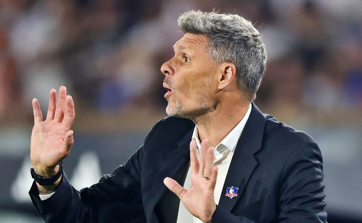 Fernando Ortiz despeja dudas sobre su futuro en Colo Colo: “Soy de la idea de…”