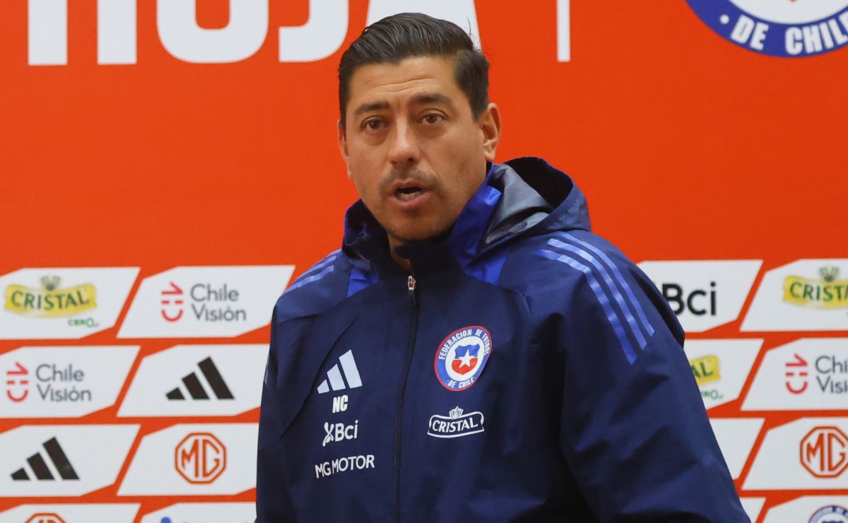 Nicolás Córdova sigue como interino de La Roja: sus números y registro con la selección chilena adulta